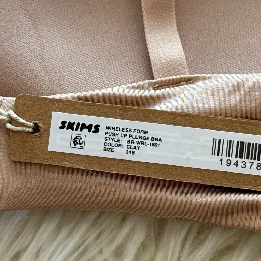 SKIMS Nude Seamless Bra - Picture 7 of 7